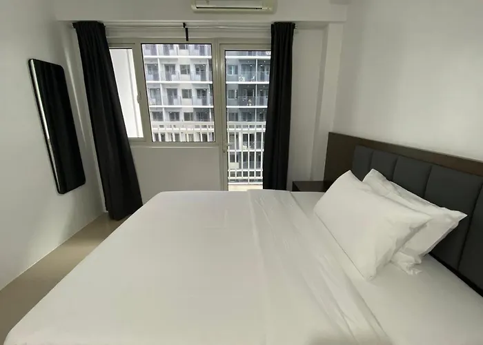 Shore - Spacious With Balcony - 52d Manila