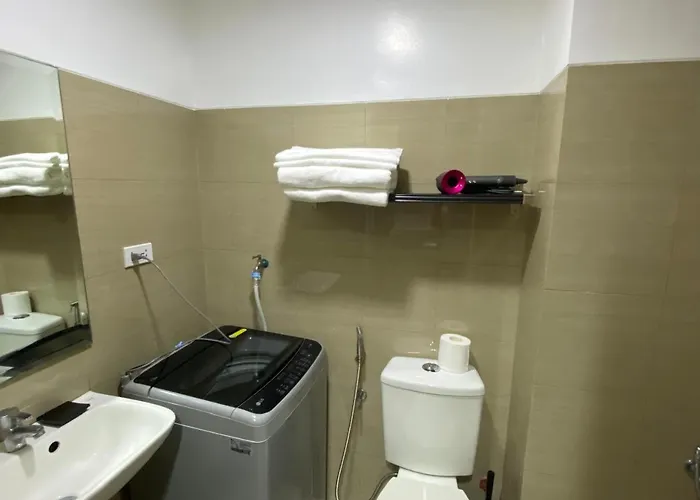 Shore - Spacious With Balcony - 52d